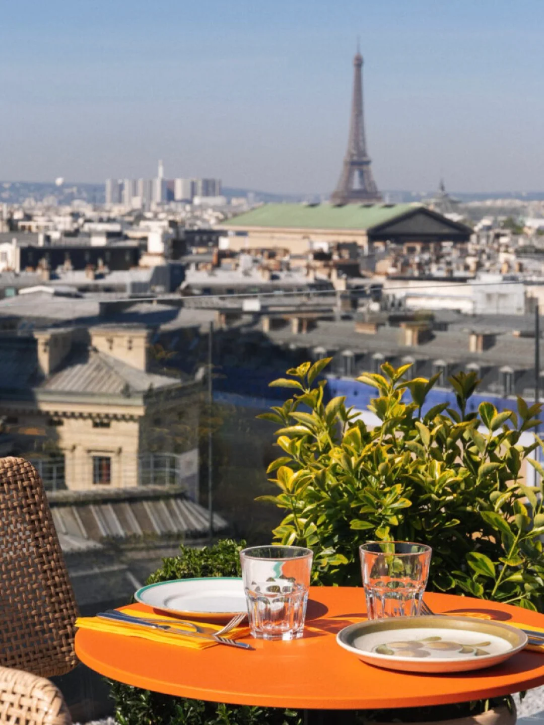 🇫🇷 These Rooftop Bars in Paris Get a Perfect 10 from Me 🍷