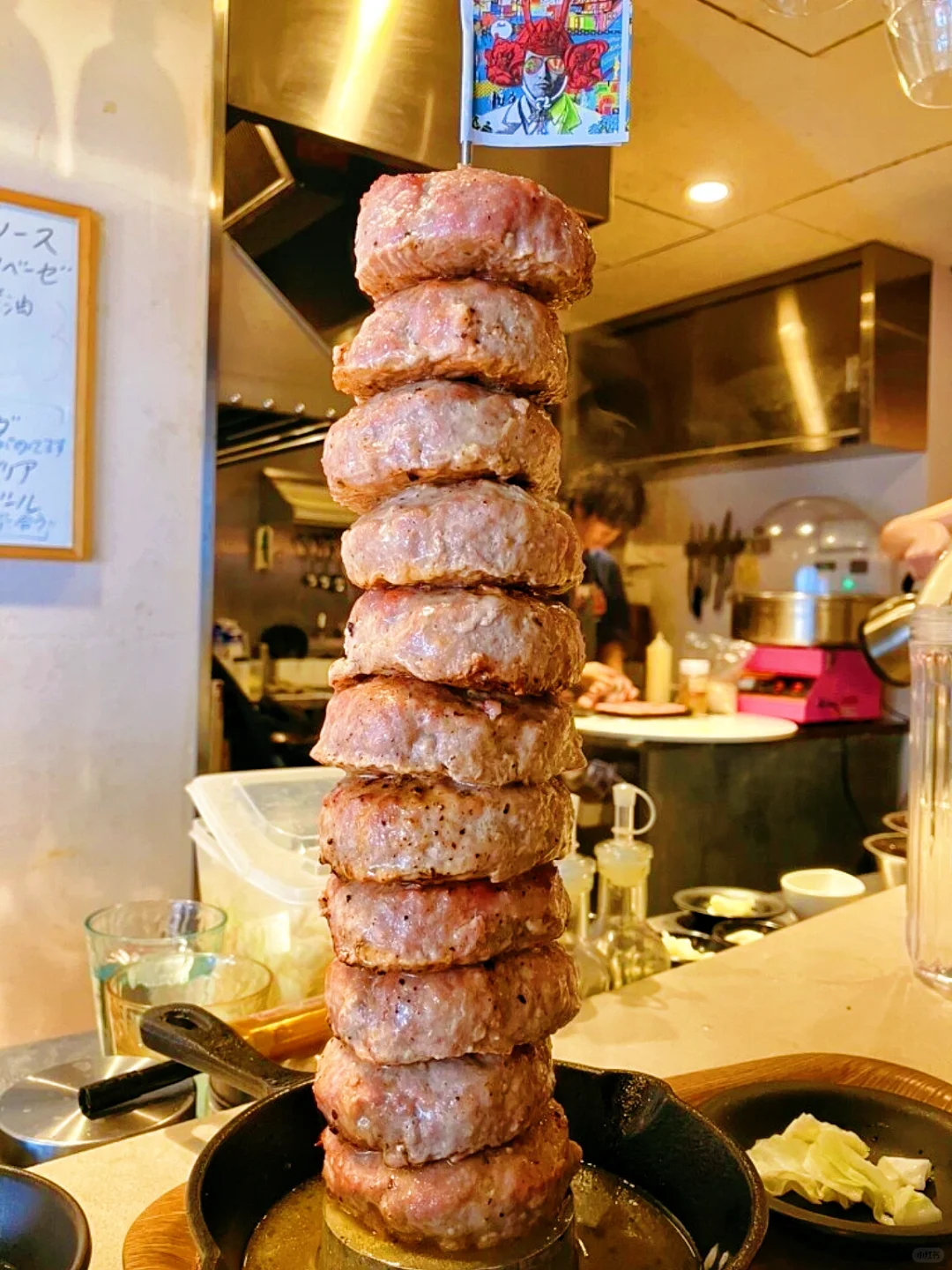 🍔 Tokyo Food Hunt | Who Gets the Joy of Devouring 10 Juicy Burgers in One Go