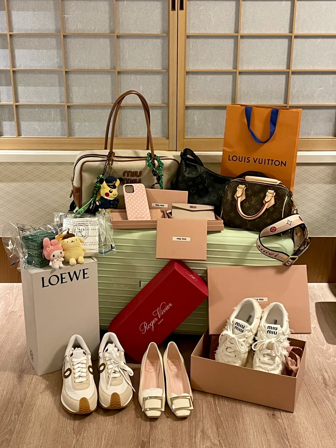 🇯🇵 Osaka is a shopping paradise, can't wait to come back! 😆