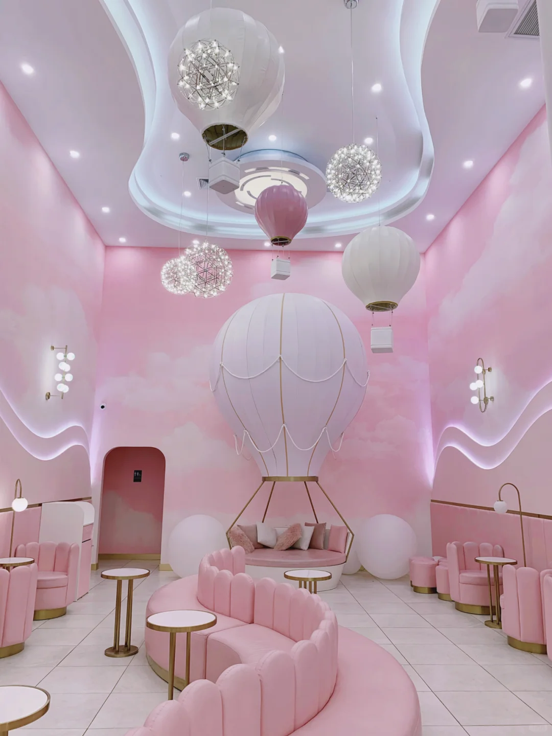 NYC Dessert Hunt | Insta-worthy Sweet Shop Overflowing with Girly Charm