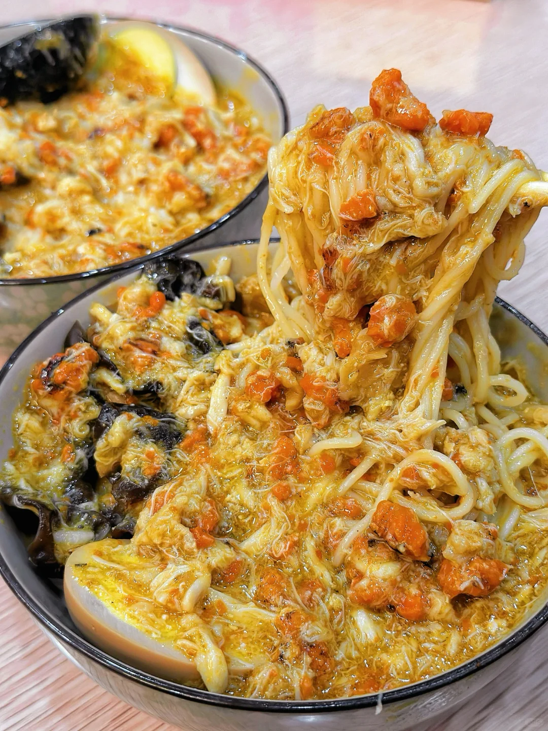 Unbelievable, this is in NYC! 😱 Full bowl of crab roe noodles! 😍