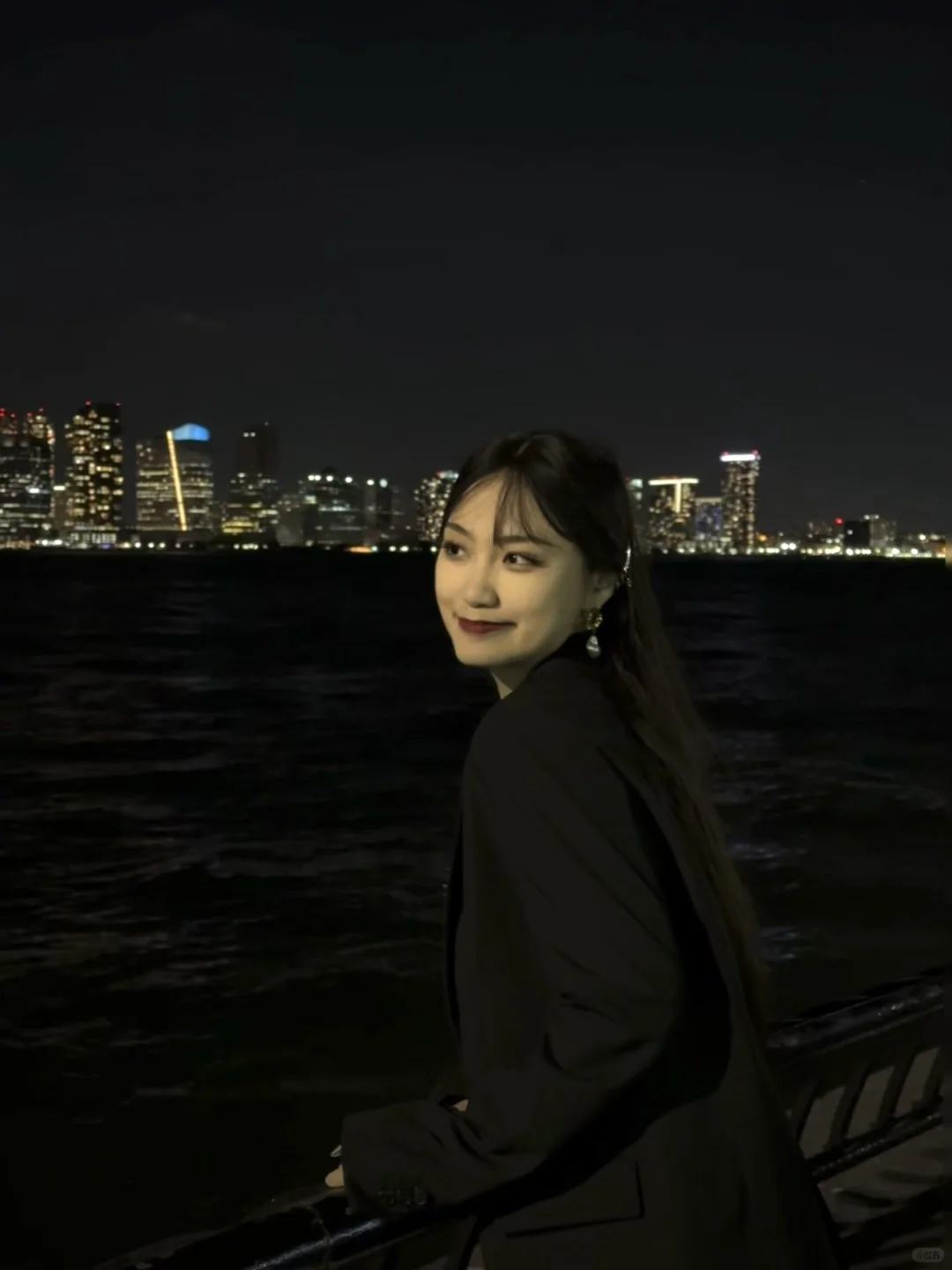 Swipe left to join me in admiring the NYC skyline 🌃