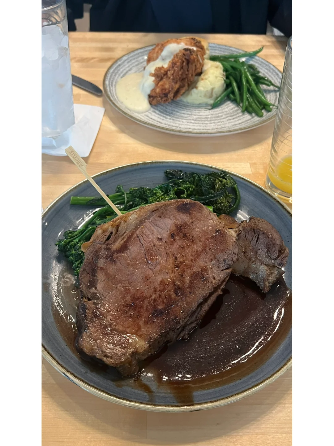 Hidden Gem in Orlando Disney: Olivia’s Cafe – A Must-Try Dining Spot!