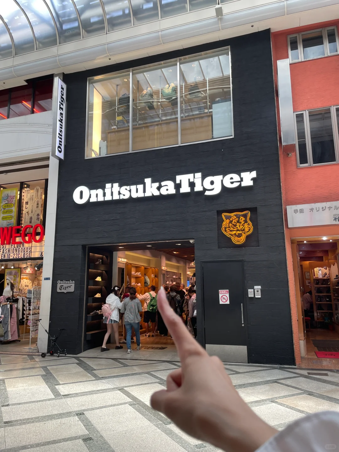 Remember this spot in Osaka!!! Seriously great shopping!!! 😭