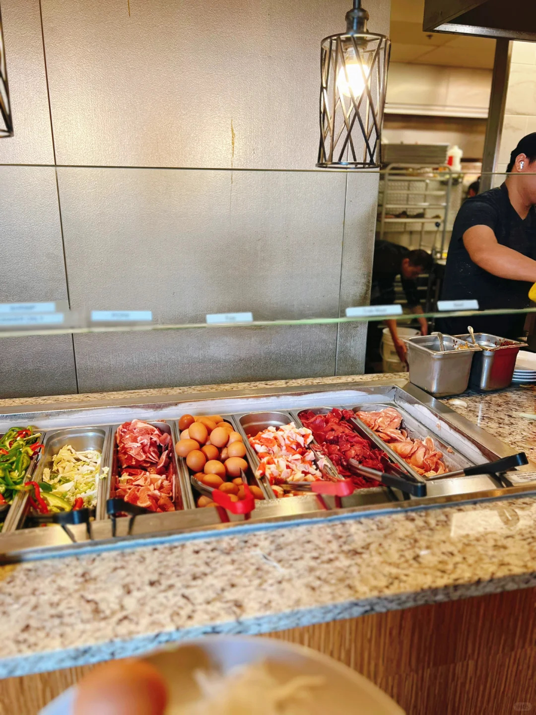 Unbelievable! All-You-Can-Eat Seafood Chinese Buffet for Just $10 in the U.S.!