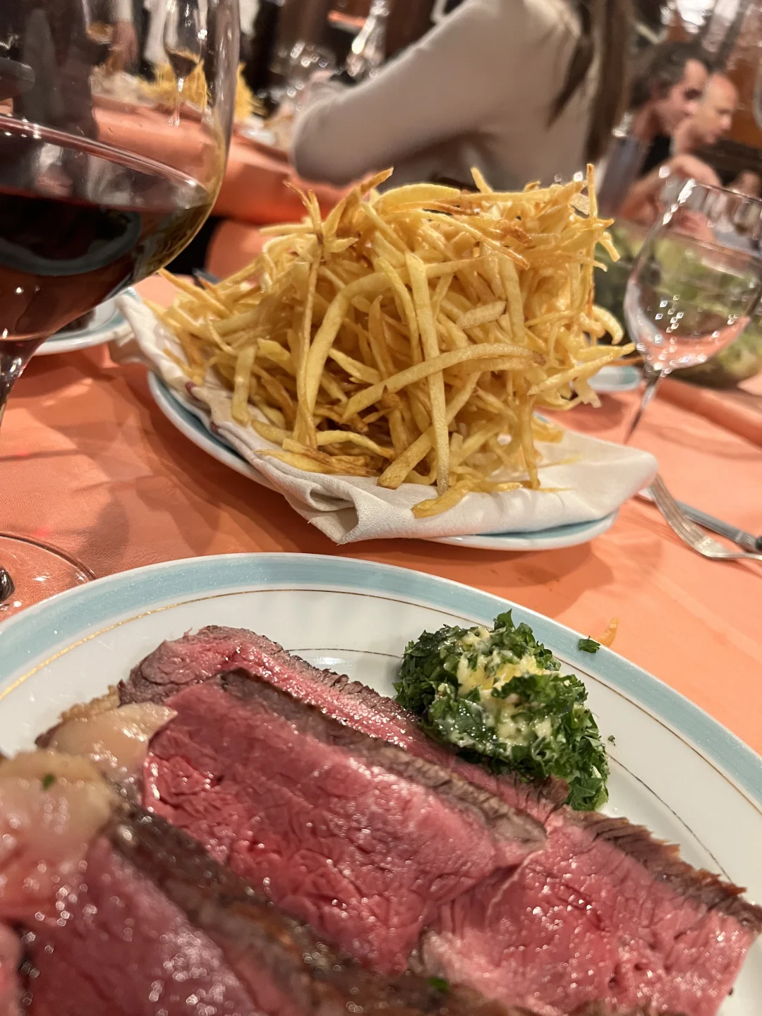 📍🇫🇷 Paris - The Ultra-Exclusive LVMH Restaurant Where Even the OG Wealthy Struggle to Book