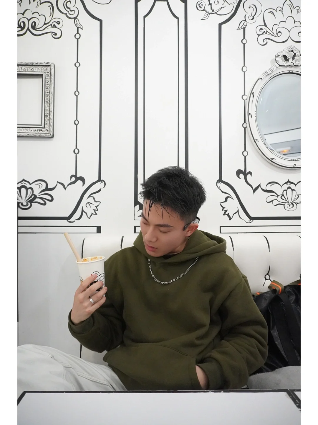 France's First 2D Café Returns: Bubble Tea & Taiwanese Pancake Buns