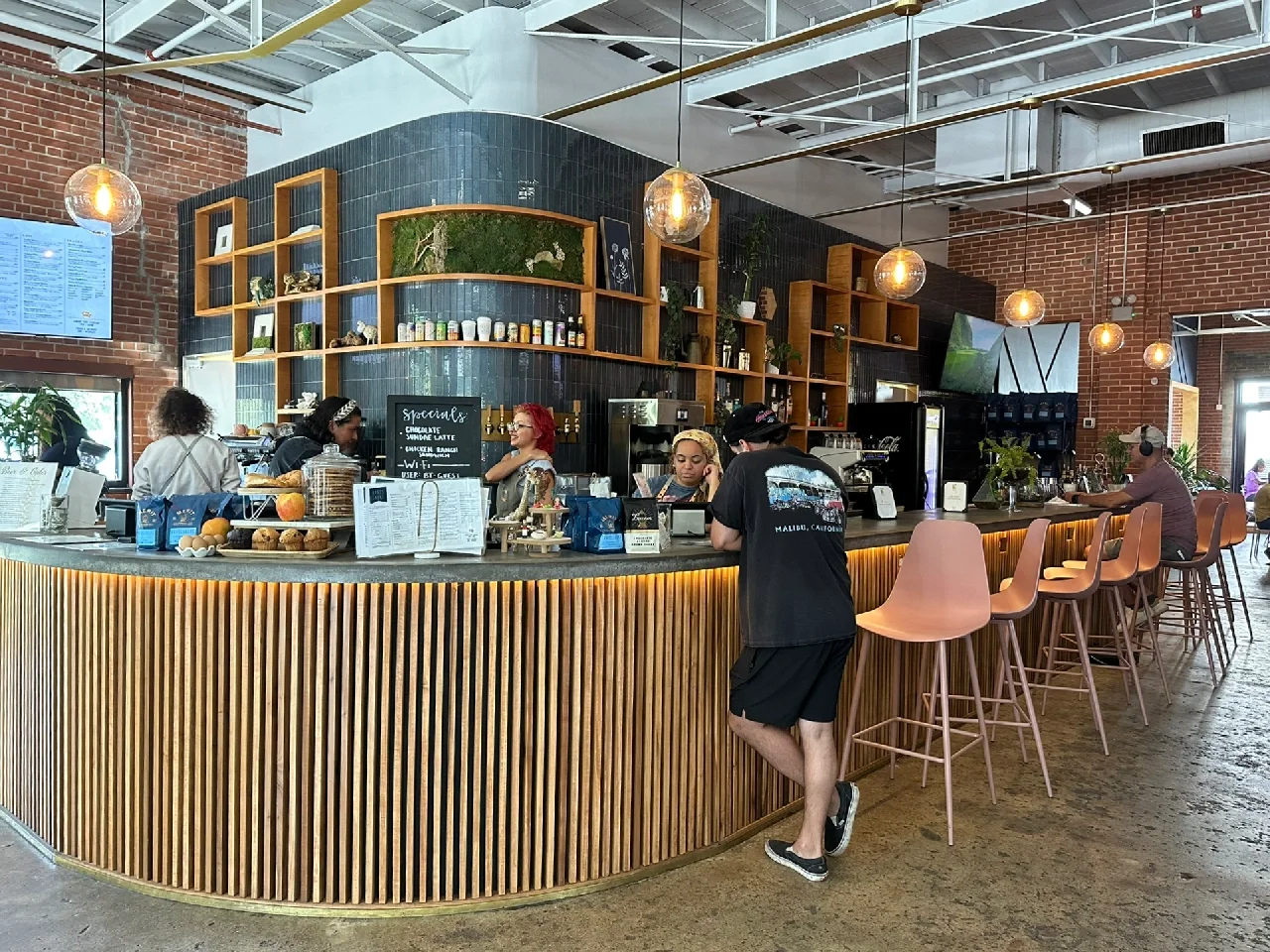 Houston • The Essentials ☕️