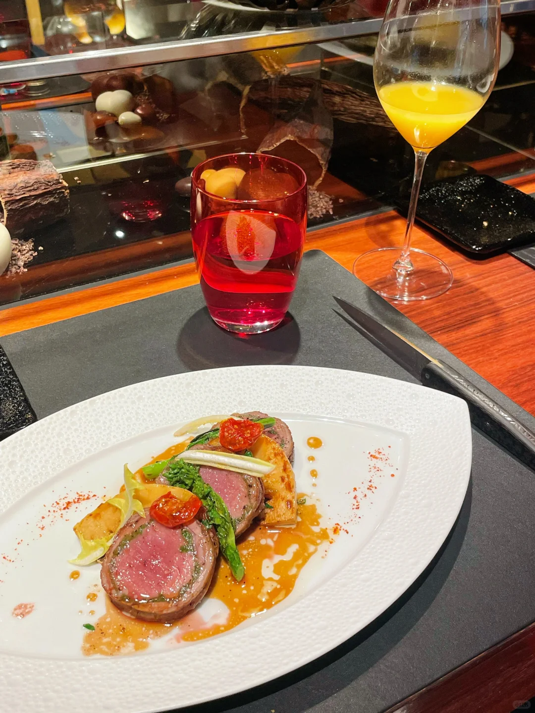 "Tokyo's Michelin-Starred French Cuisine for Just 300 Yen 🍷"