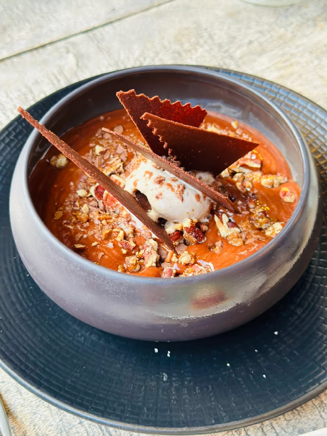 Outshining Some Michelin-Starred Paris Eateries: A French Menu in Western Suburbs for Just €35!