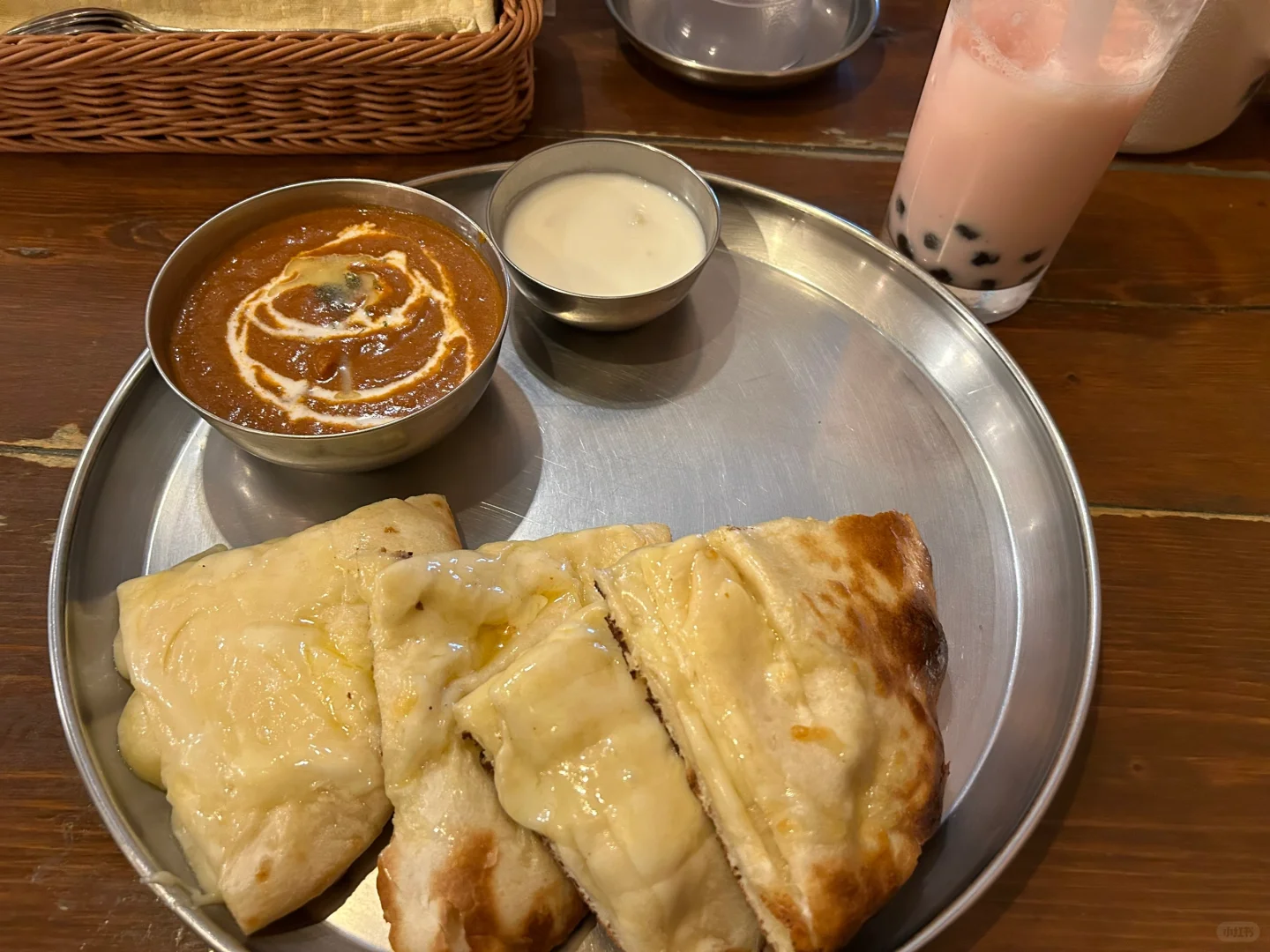 Cheese Naan is a paradise for cheese and curry lovers!