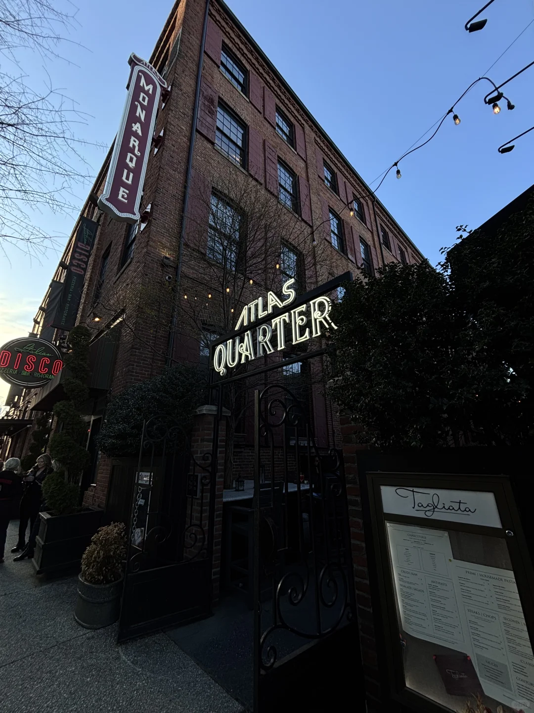 My Favorite Upscale Bars Are Hidden in Baltimore's Quaint Alleys