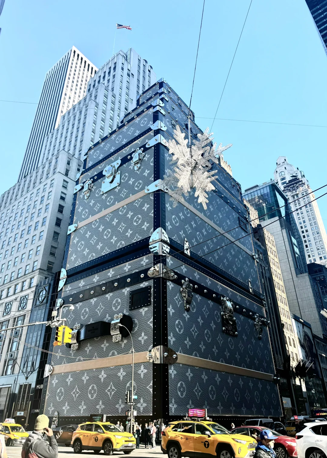 Check-in at the Iconic LV Trunk on Fifth Avenue in Manhattan
