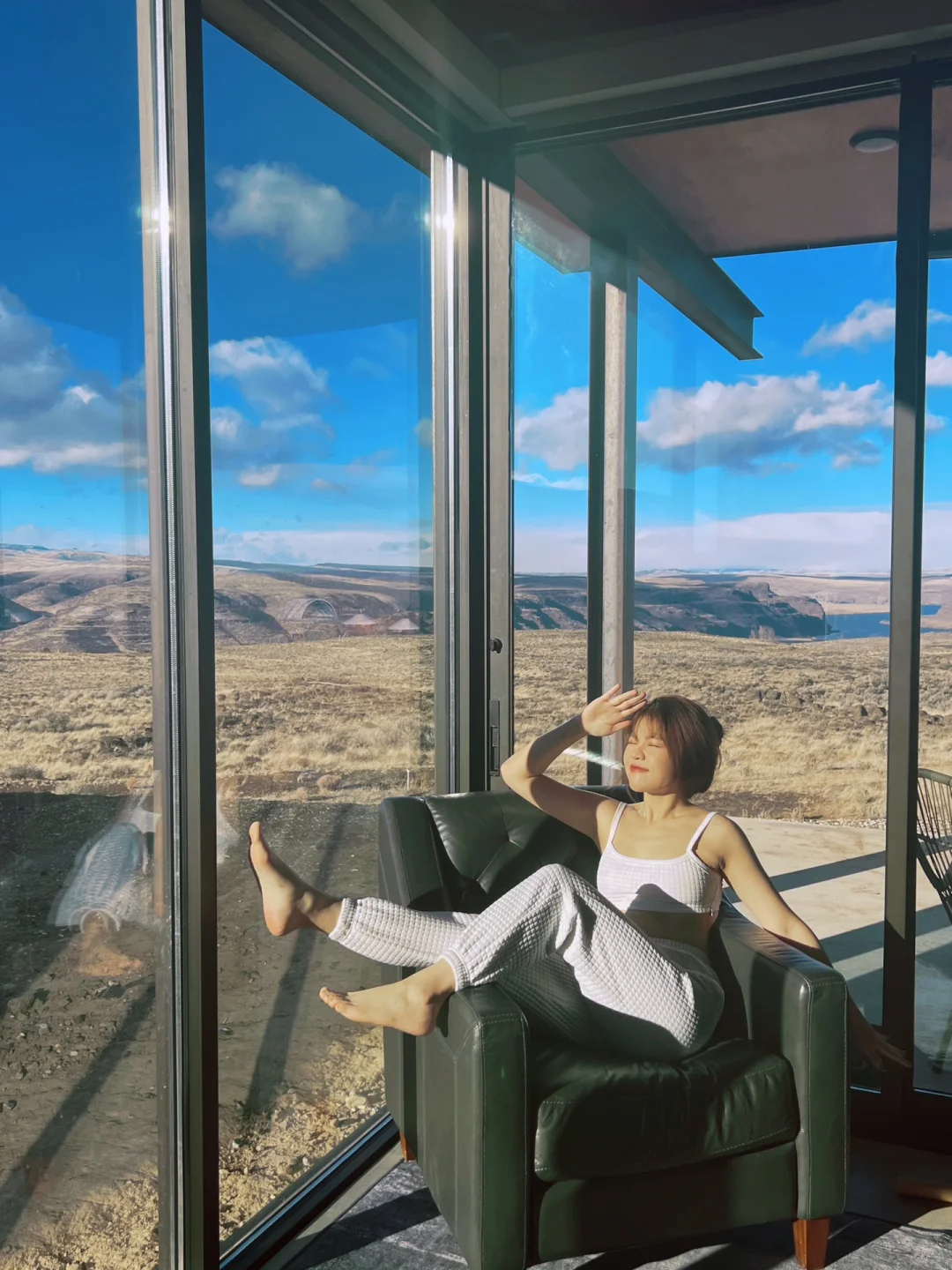 Seattle Area Getaway | Riverside Airbnb with Panoramic Floor-to-Ceiling Windows