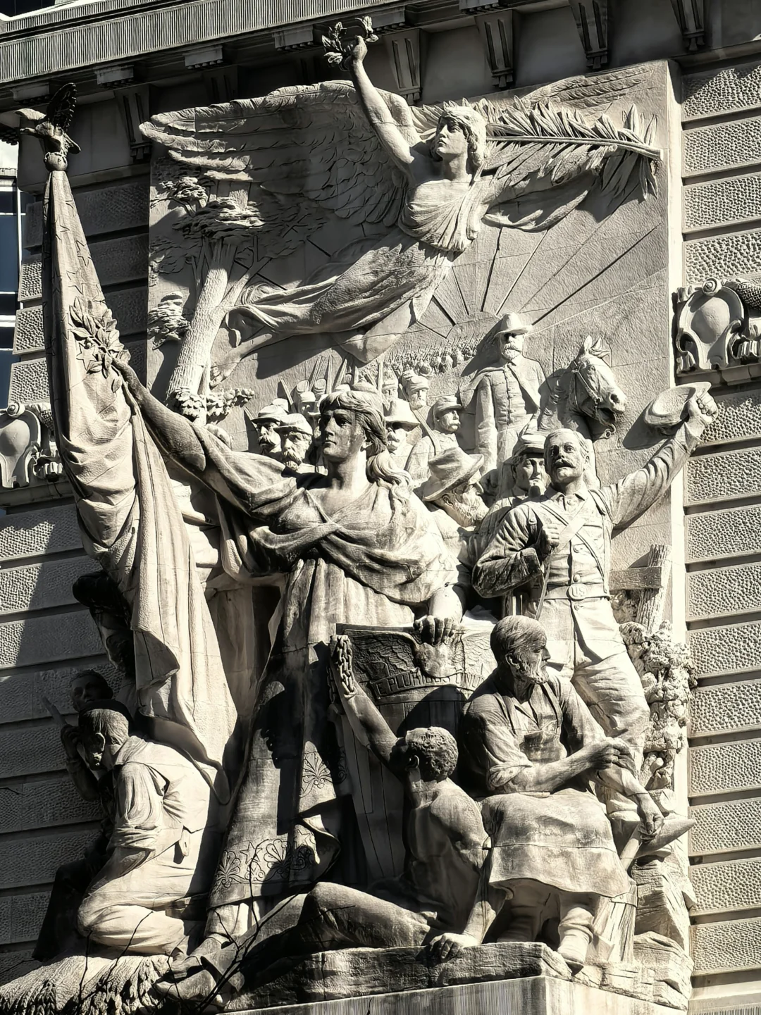 Must-Visit Attractions in Indianapolis 🏛