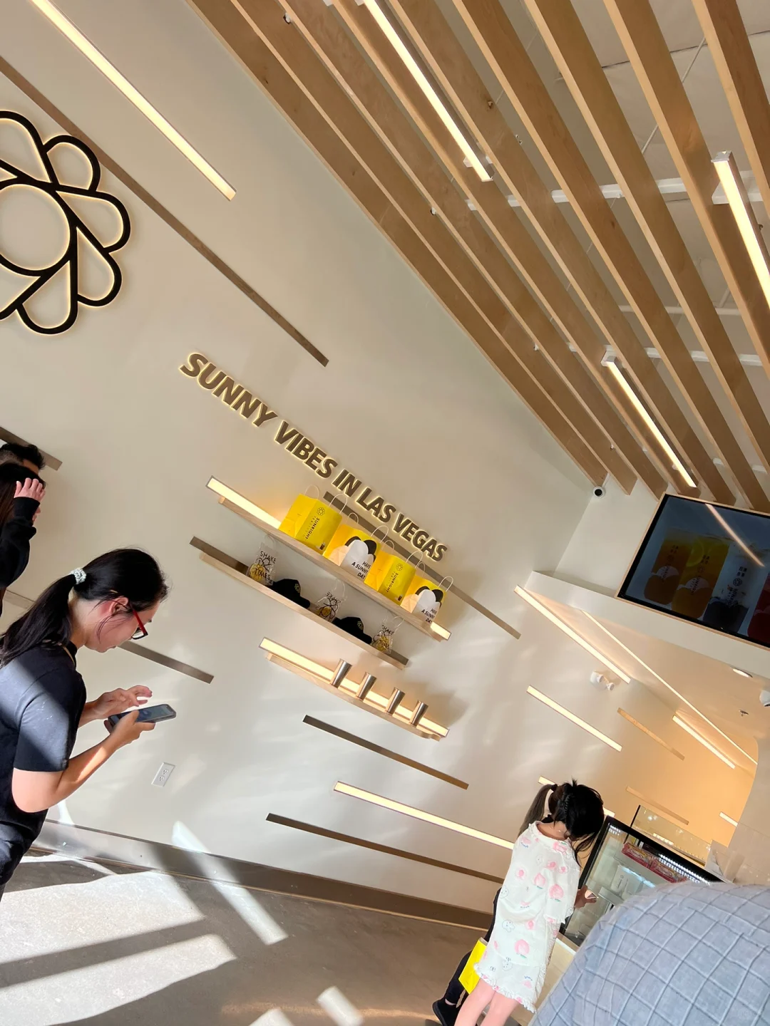 Sunright Tea Shop Opens in Las Vegas