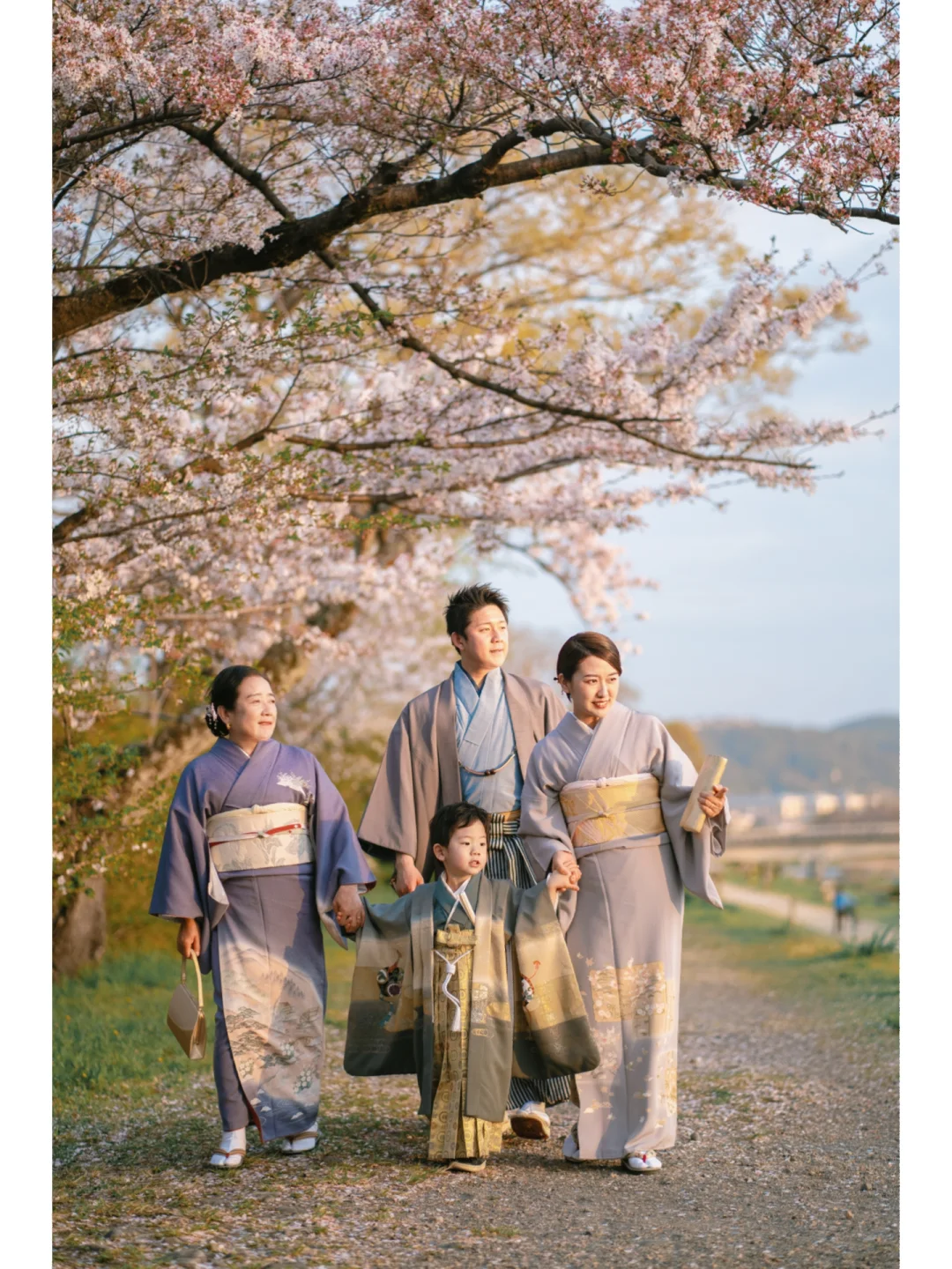 Kyoto Kimono | Warm Winter Getaway - Capture Your Japanese-Style Family Photoshoot This New Year!