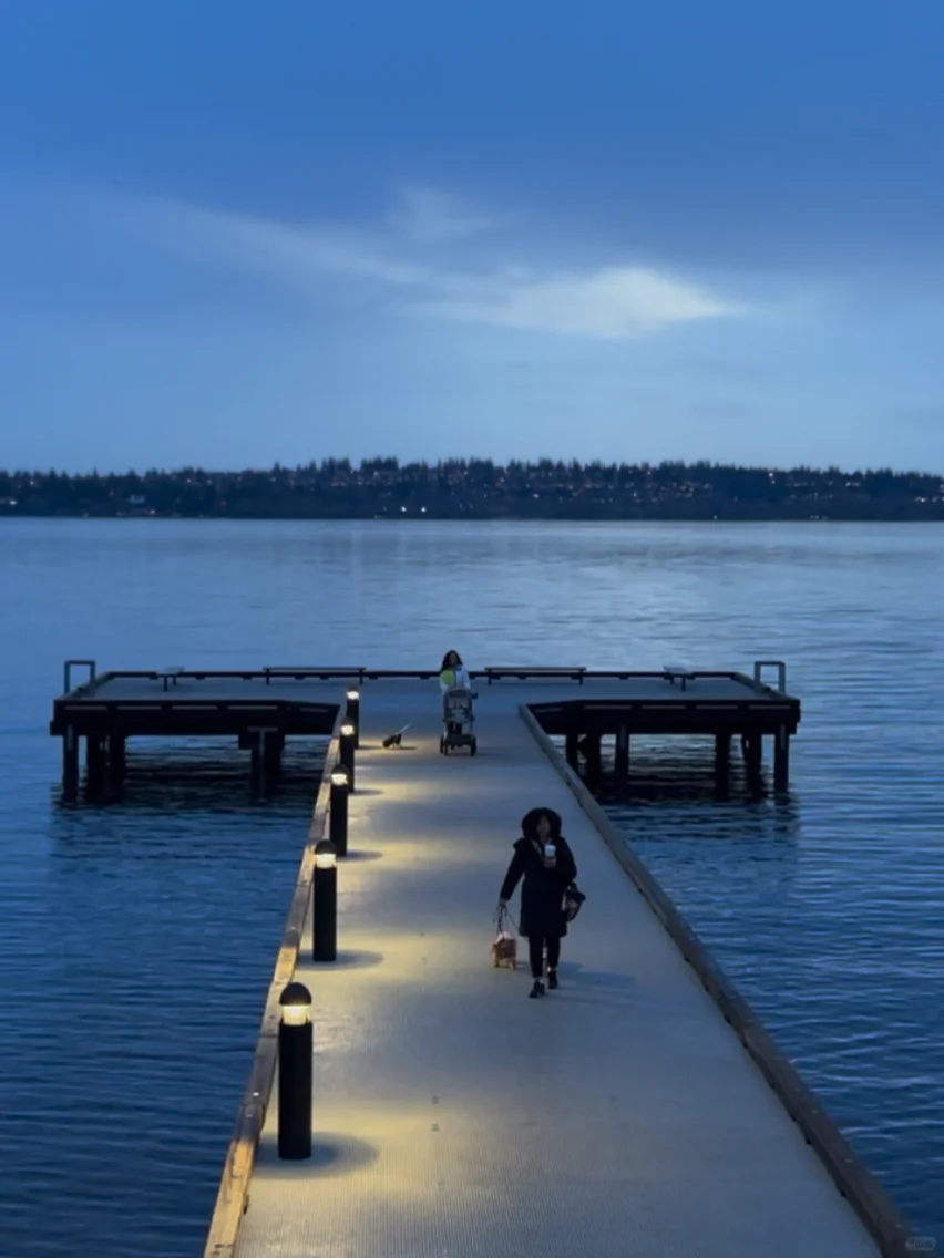 "Seattle Kirkland | The Most Romantic Evening Stroll Along the Waterfront"