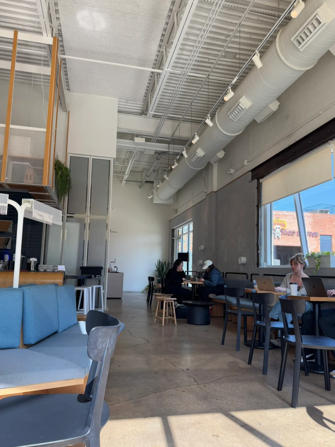 Dallas 🇺🇸 / Turning Coffee Shops into My Living Room, Sigh