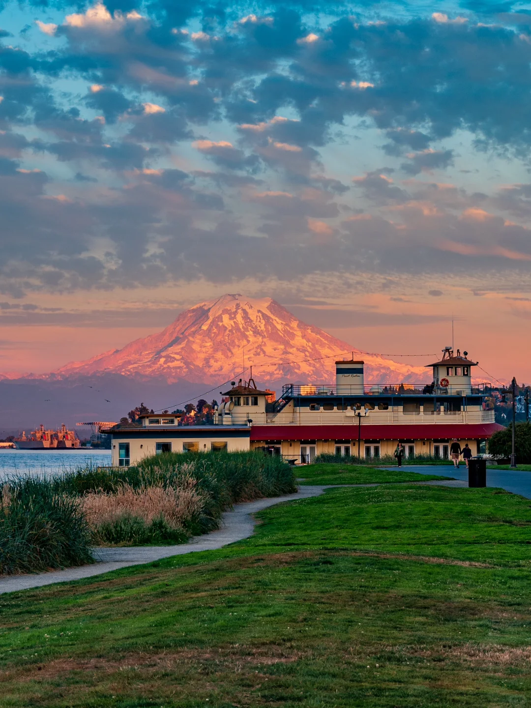 Point Ruston: The Picturesque Seaside Gem South of Seattle