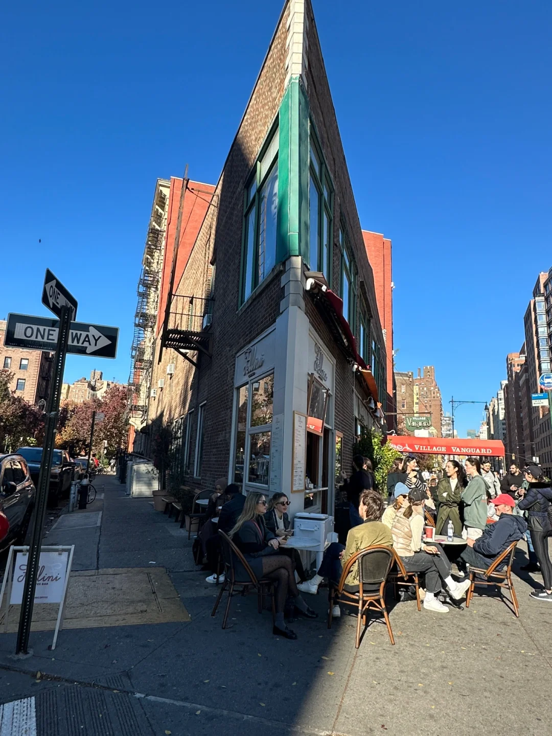 NY | The Tiniest Corner Café ☕️