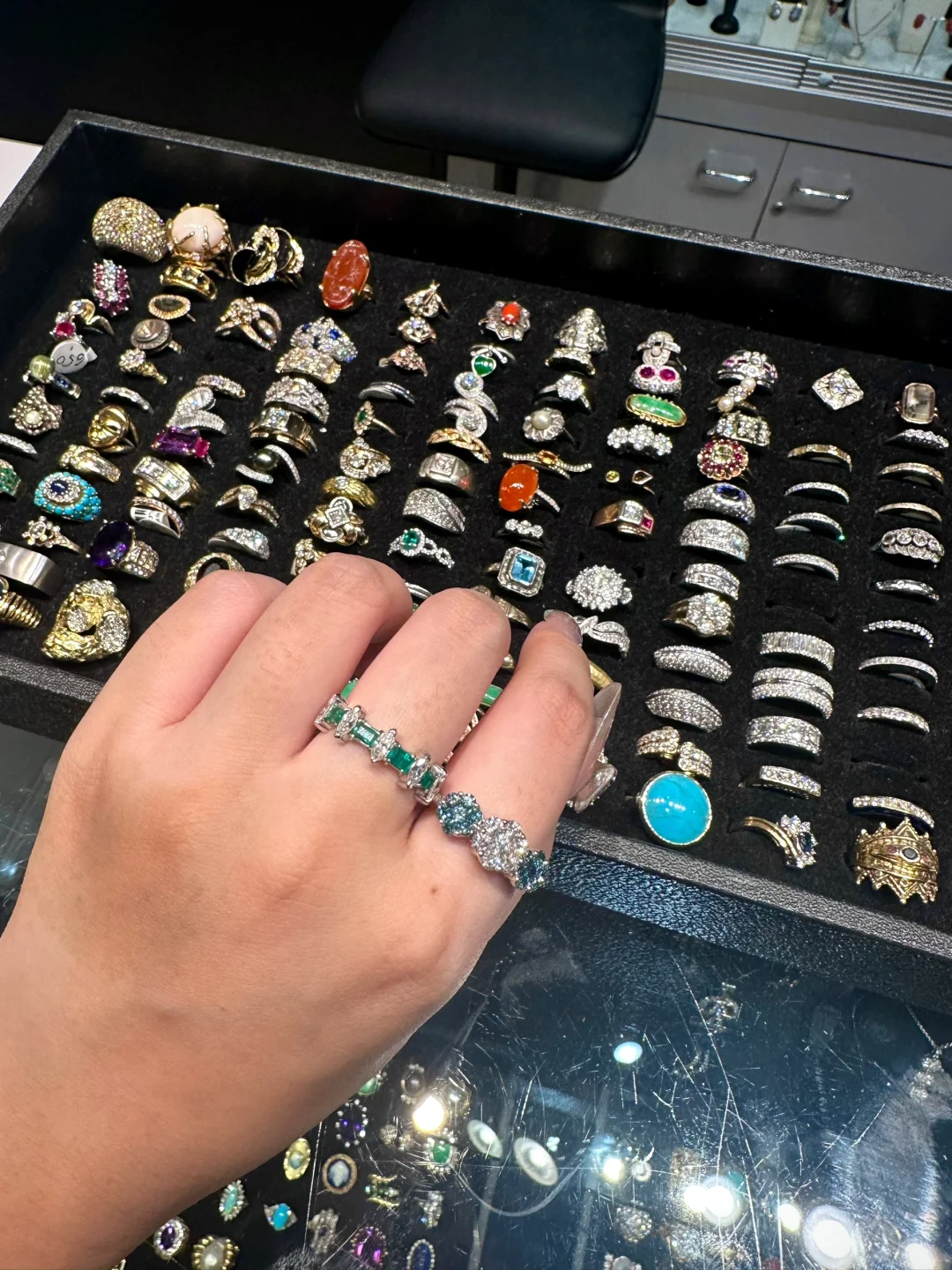 💍 Off to the Antique Market in Midtown Manhattan to Score Some Rings!