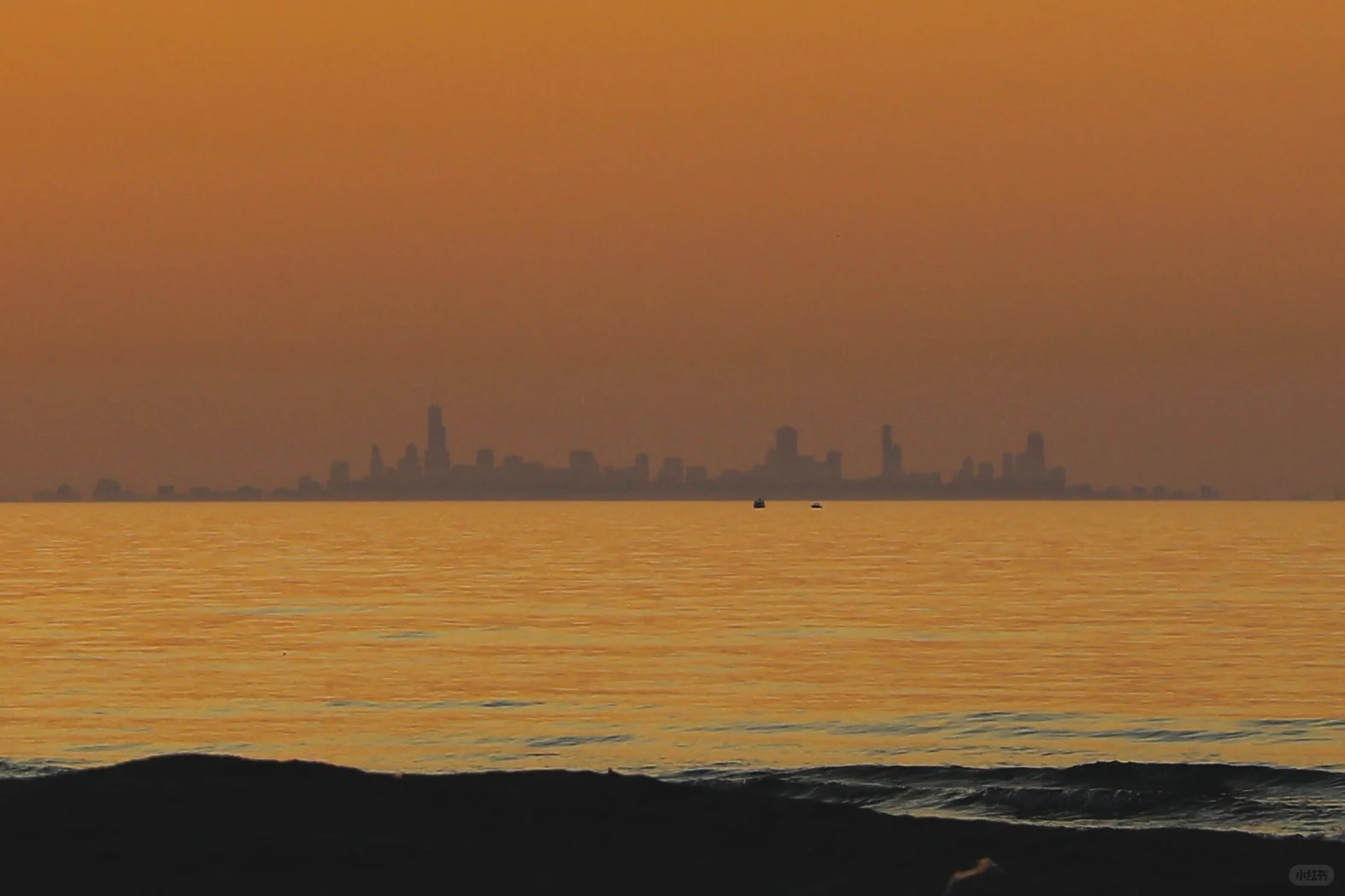 Hidden Gems Around Chicago: Catch a Lakeside Sunset