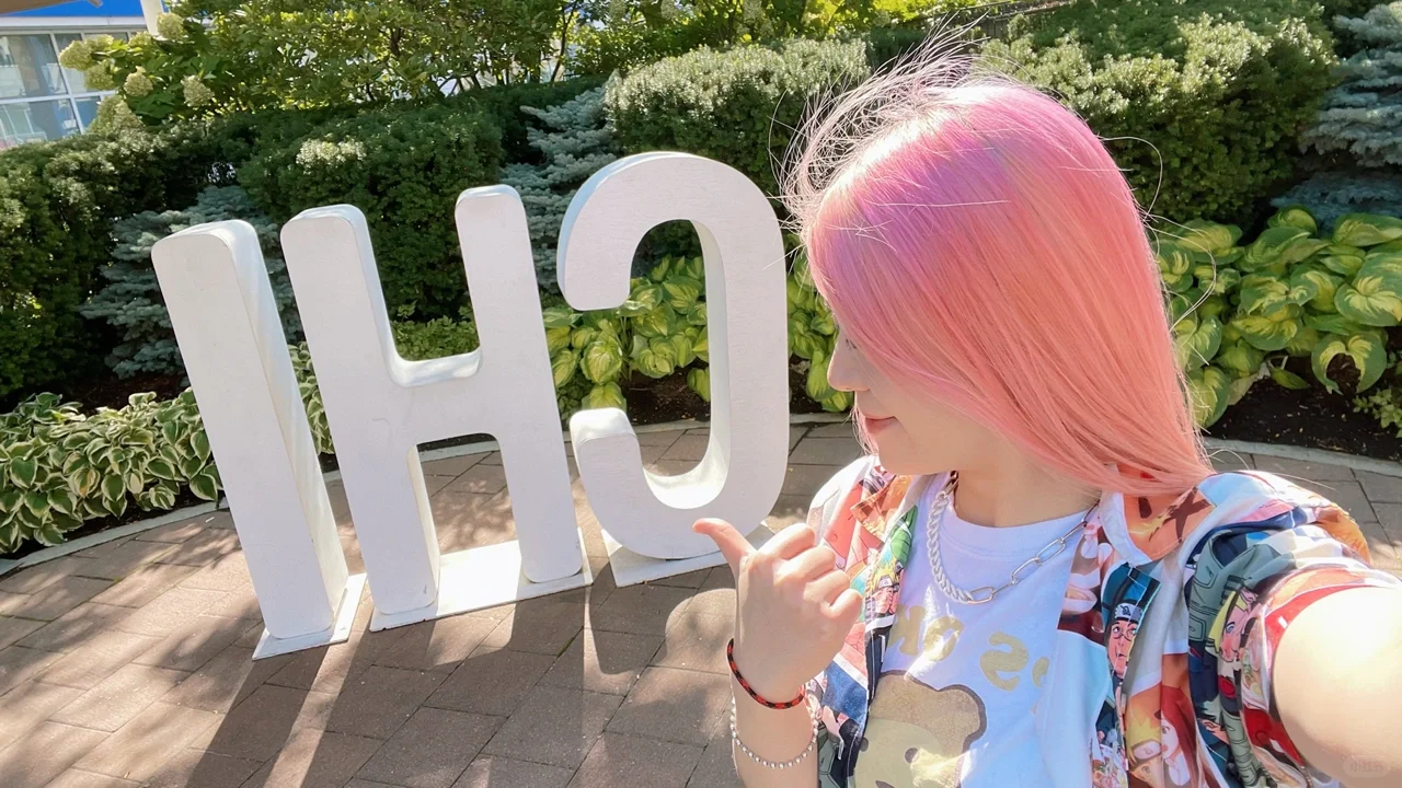 Enjoying Coffee Outdoors in Chicago