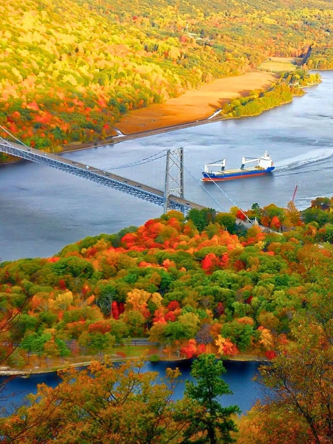 🇺🇸 In NYC... The 10 Must-Visit Spots for Fall Foliage! 🍁