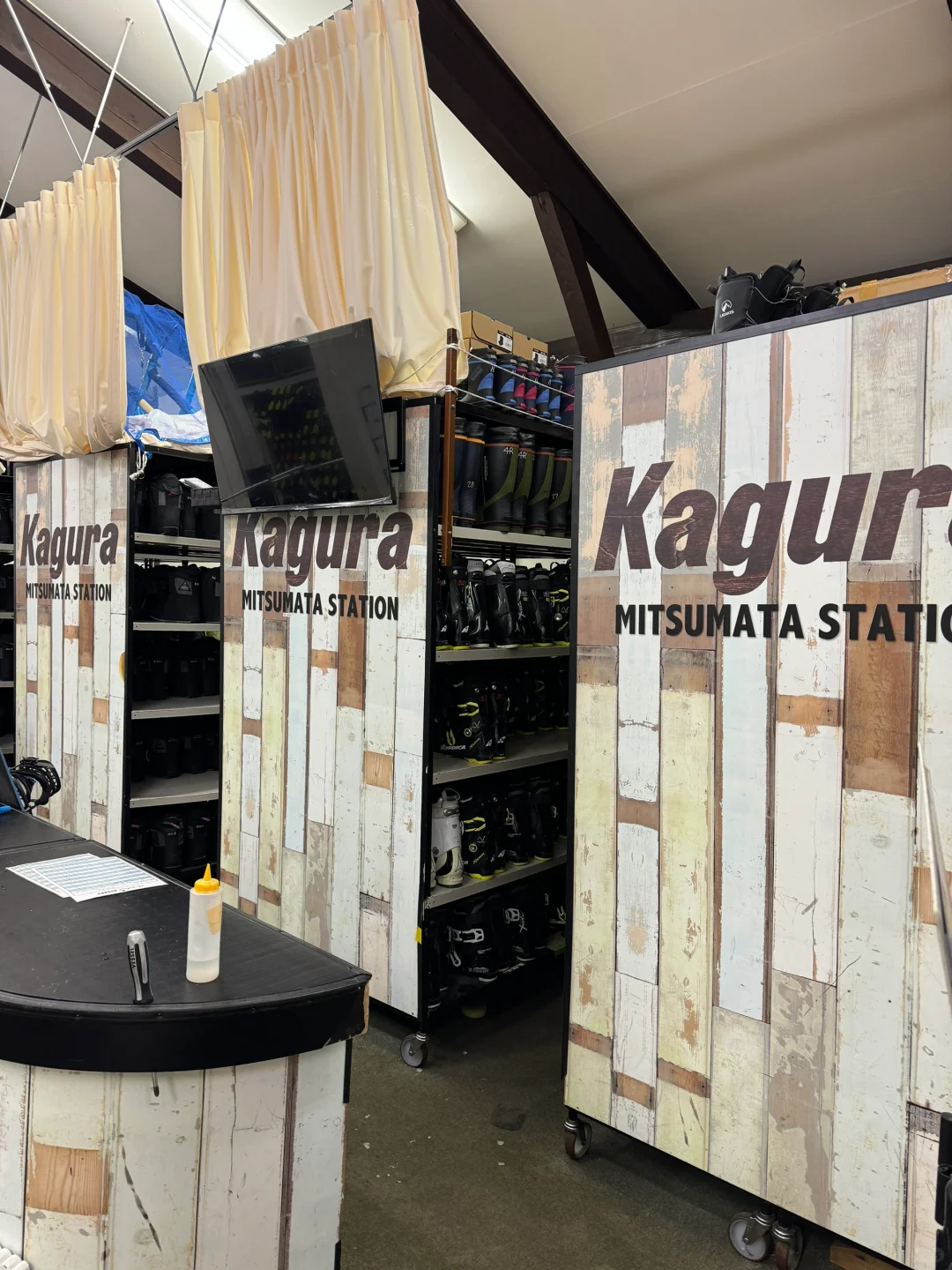 Ski Equipment Rental Prices in Japan💰 Day Trip from Tokyo: 2 Hours to Niigata's Kagura Ski Resort🏂