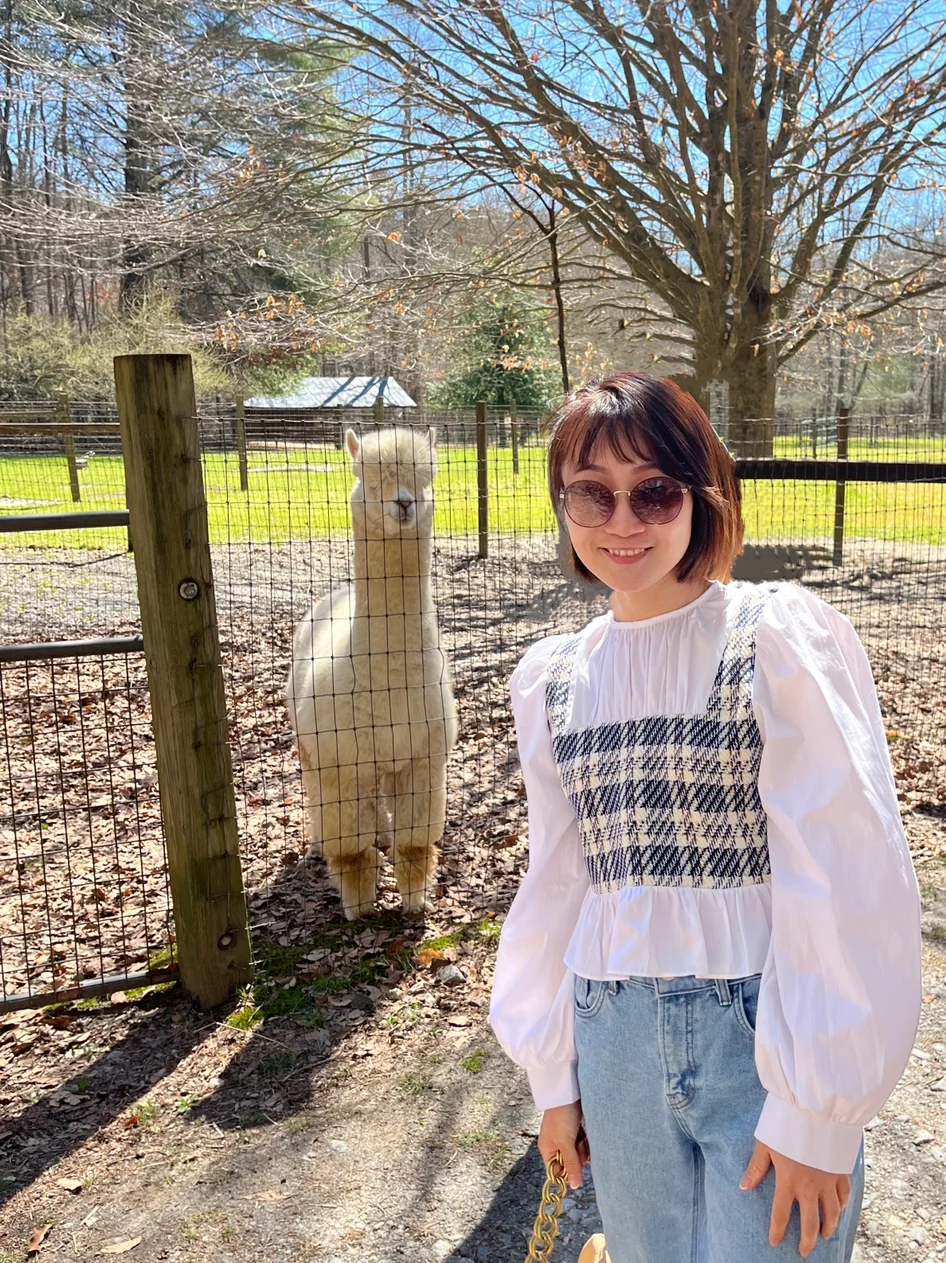 Day Trip Around Atlanta: Visit a Private Farm to See Adorable 🦙 Llamas Grazing