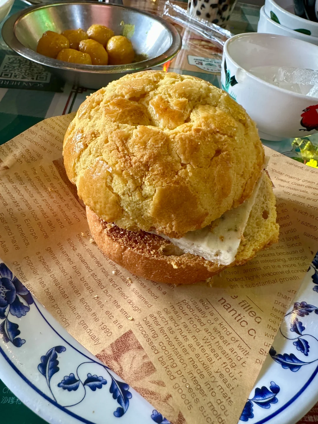 Chicago’s Must-Try Black Truffle Pineapple Bun – You’ll Regret Missing It!
