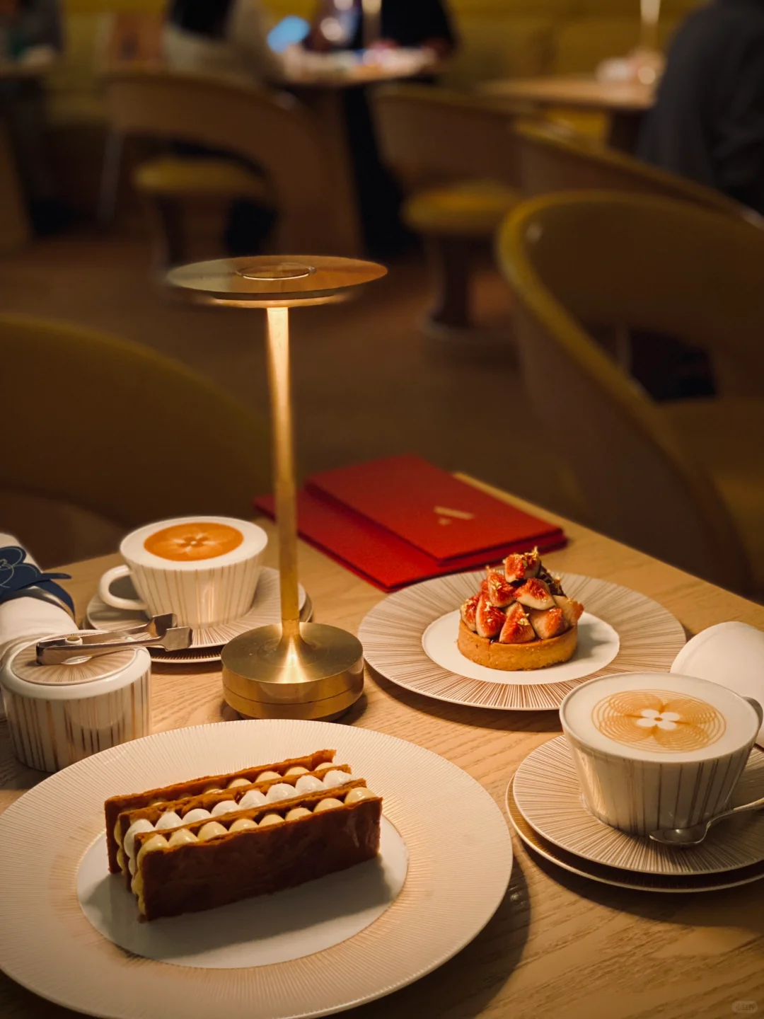 🇯🇵 Osaka | Successfully Checked In at the World's First LV Café 🍾️