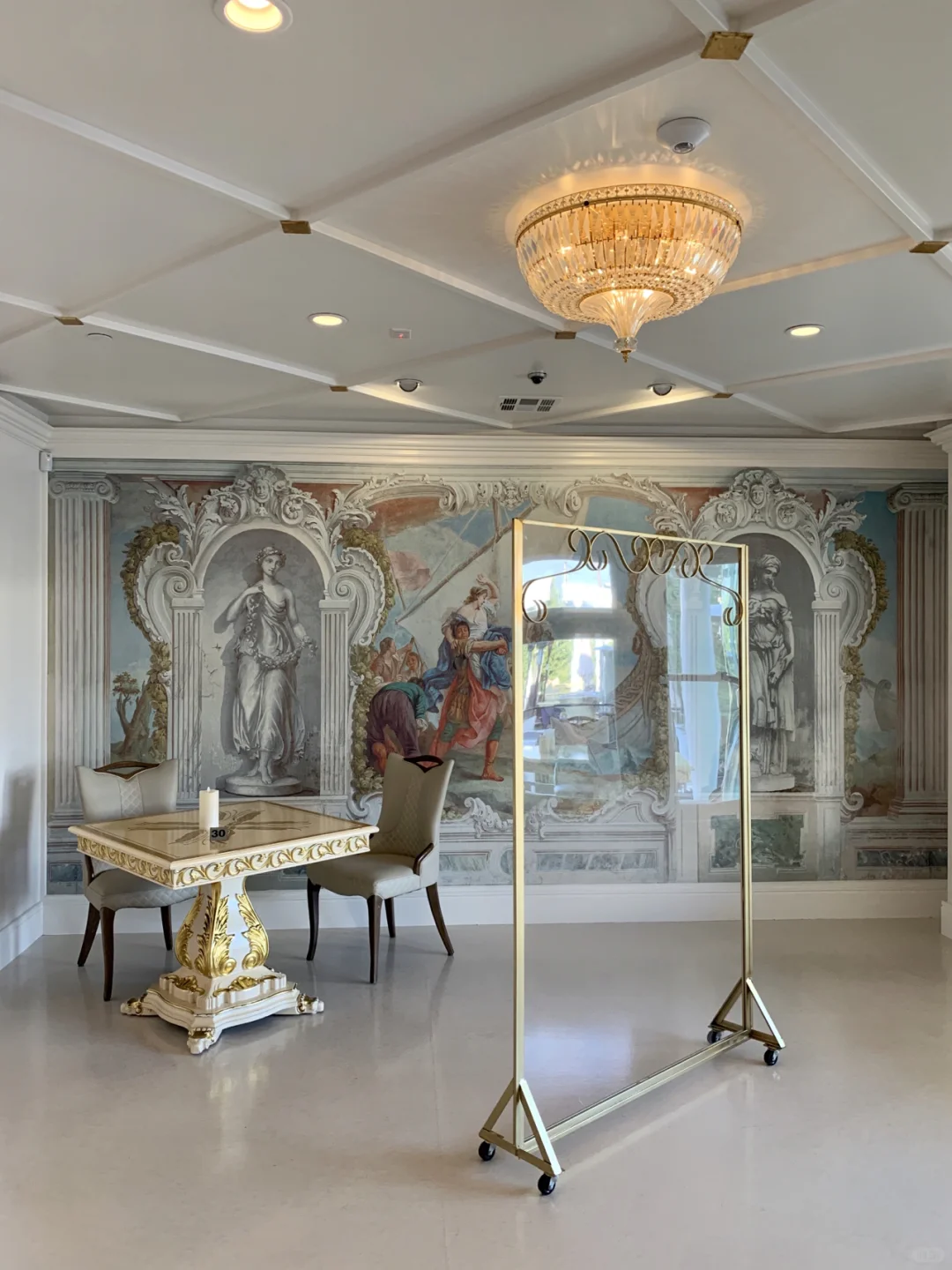 "White House" Restaurant in LA