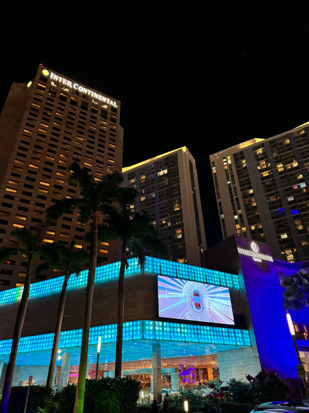 Miami Hotel Recommendation | Downtown InterContinental | Hotel Restaurant Toro