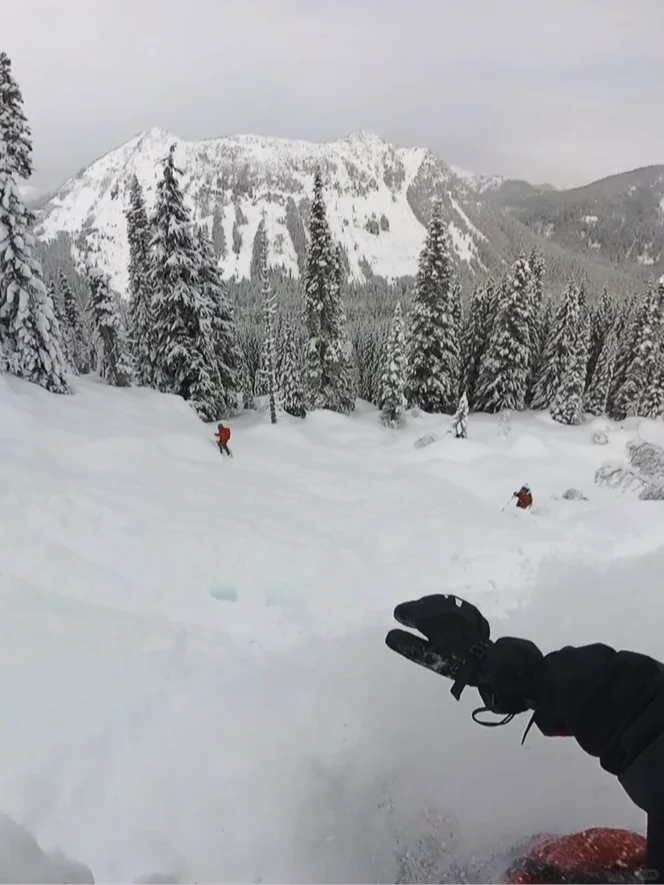 Seattle Skiing｜The Snow's Been Pretty Deep Lately