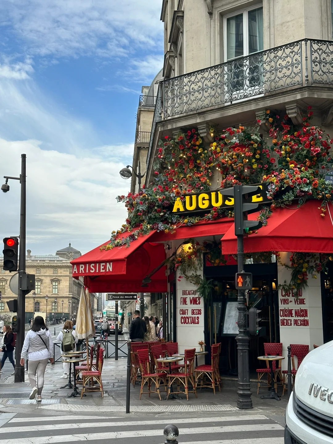 Paris Paris: The Hidden Gem Cafés in Every Corner 🌺