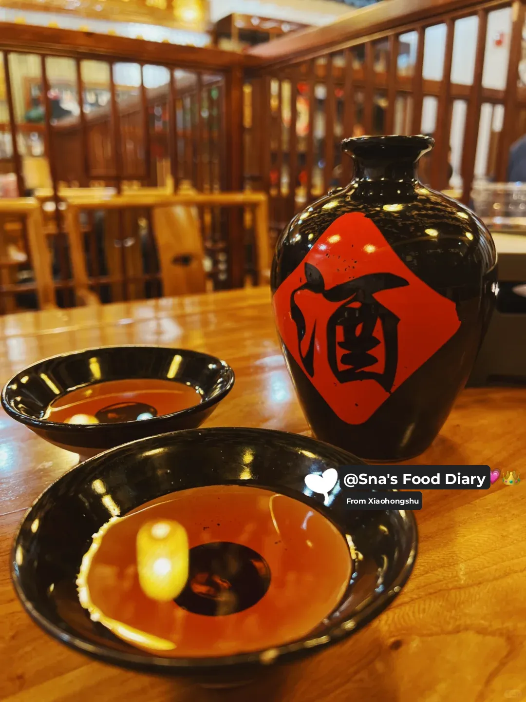 Cozy Ancient-Style Tavern: A Warm Sip in the Rainy Night Amidst the Bustle of Life