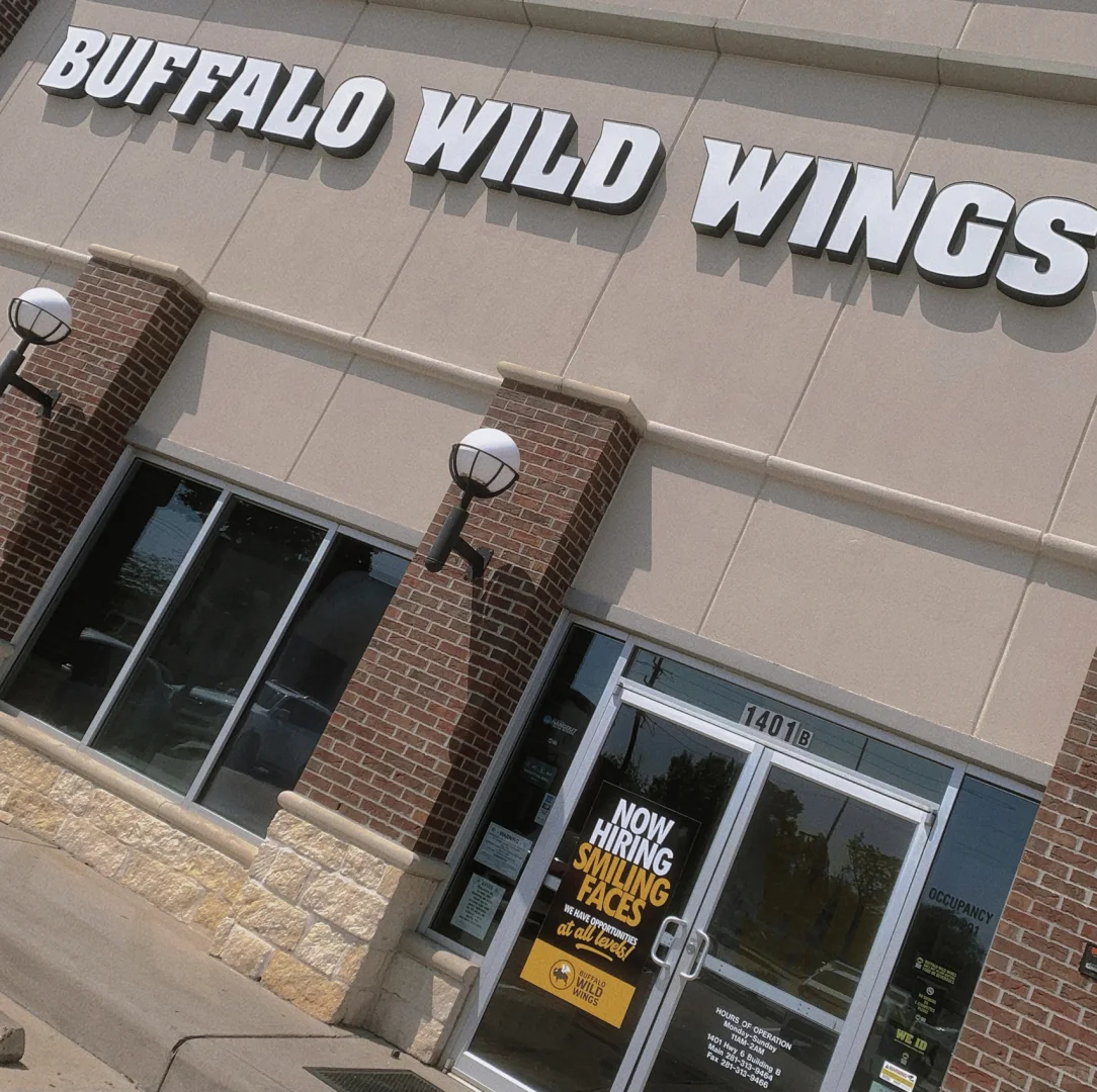 Houston | Buffalo Wild Wings | American Sports Bar Vibes