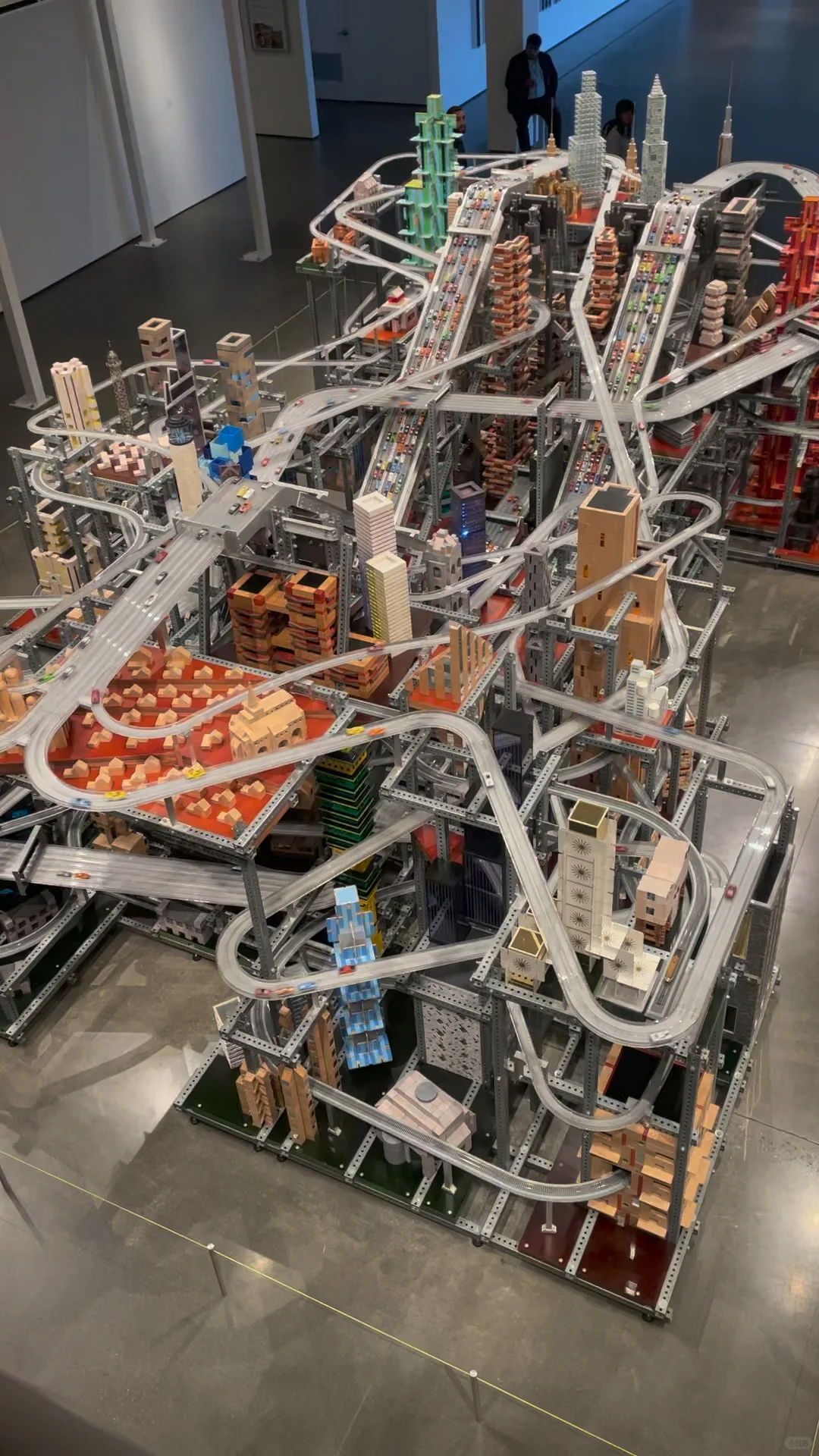 📍 Los Angeles County Museum of Art (LACMA) 🚗