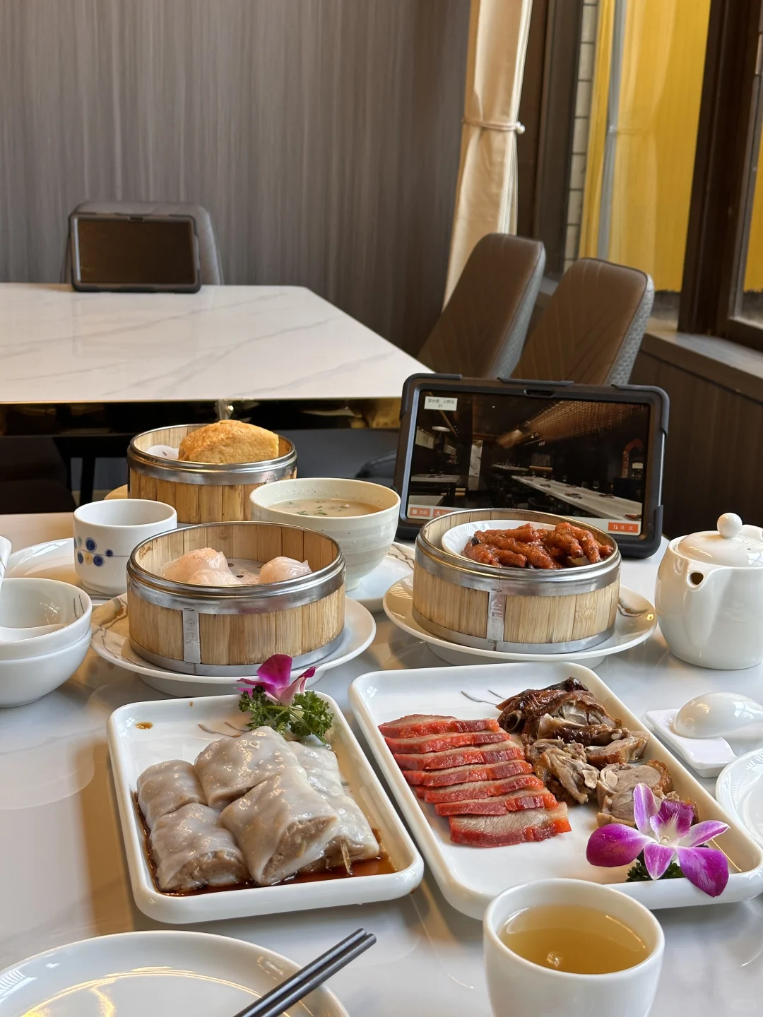 I'm shook—how can there be such a delicious Hong Kong-style tea restaurant?!