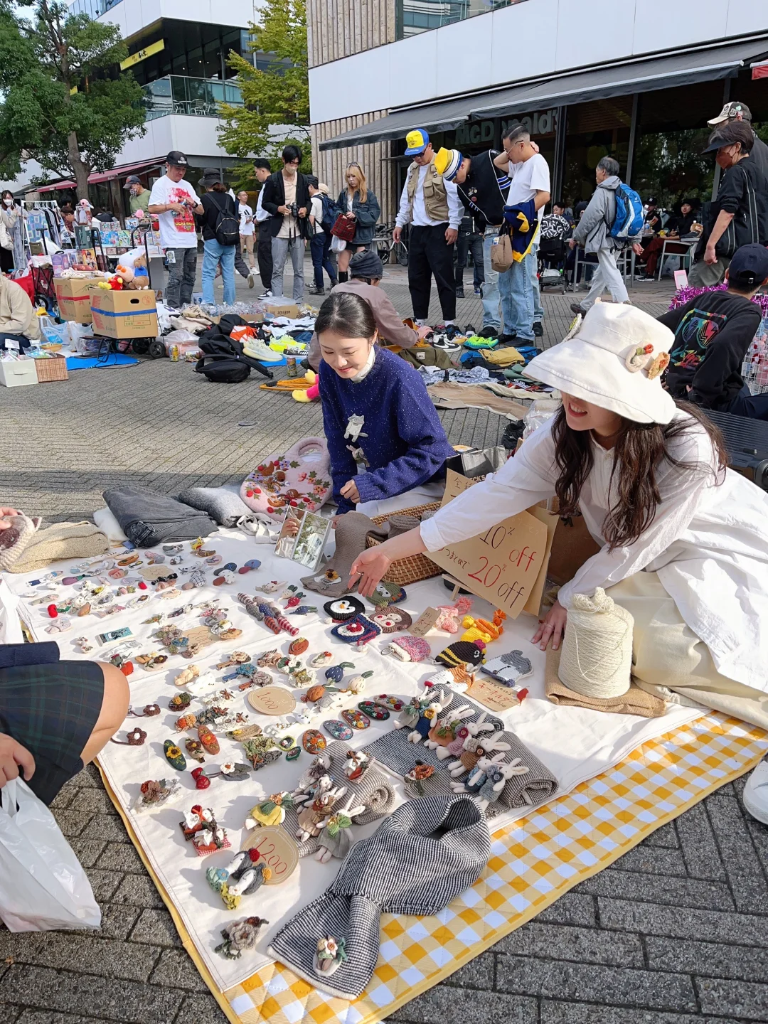 First Time Street Vending in Japan with My Roomie - Achieved 40K Yen in Sales!!!