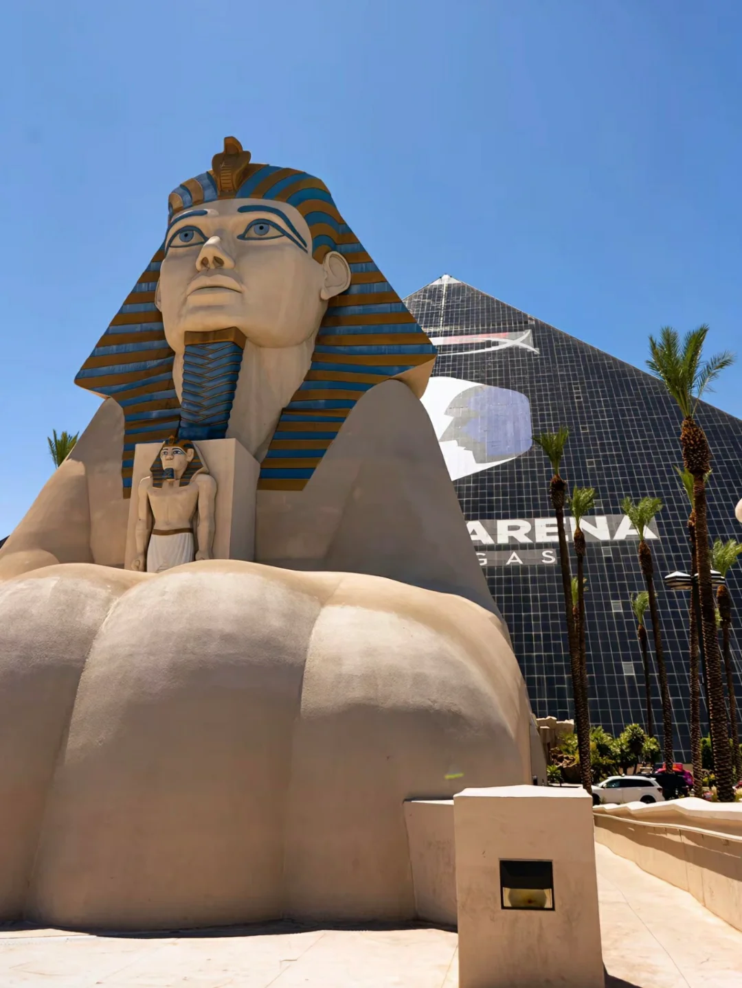 "In this lifetime, you absolutely must visit these places in Las Vegas…"