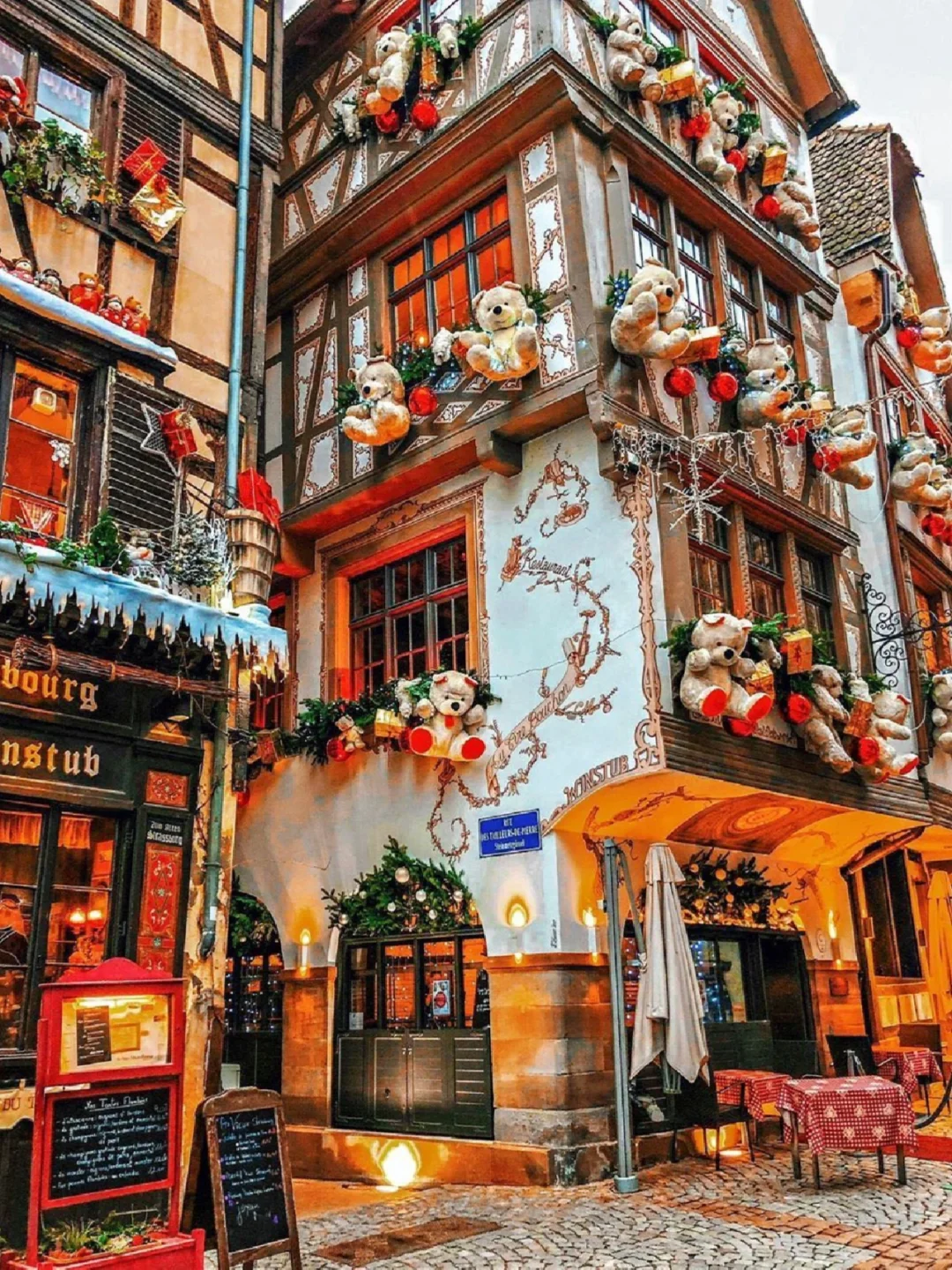 Experience a European Christmas 🎄 The Atmosphere is Straight Out of a Fairy Tale! ✨