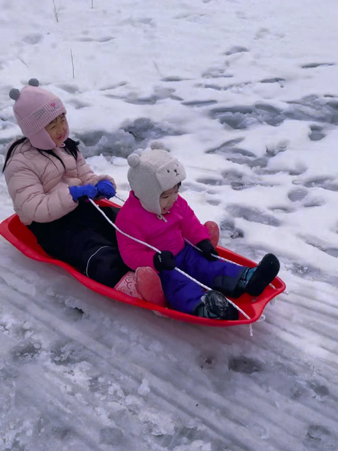 Seattle kiddos😍, it's time to play in the snow❄️!