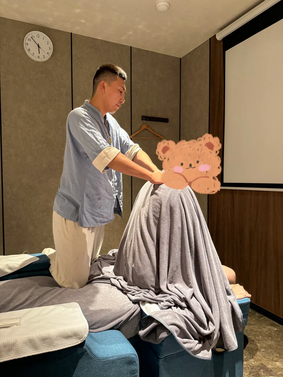 🇯🇵 Osaka Finally Has It!! Movie Theater Massages Are So Relaxing!
