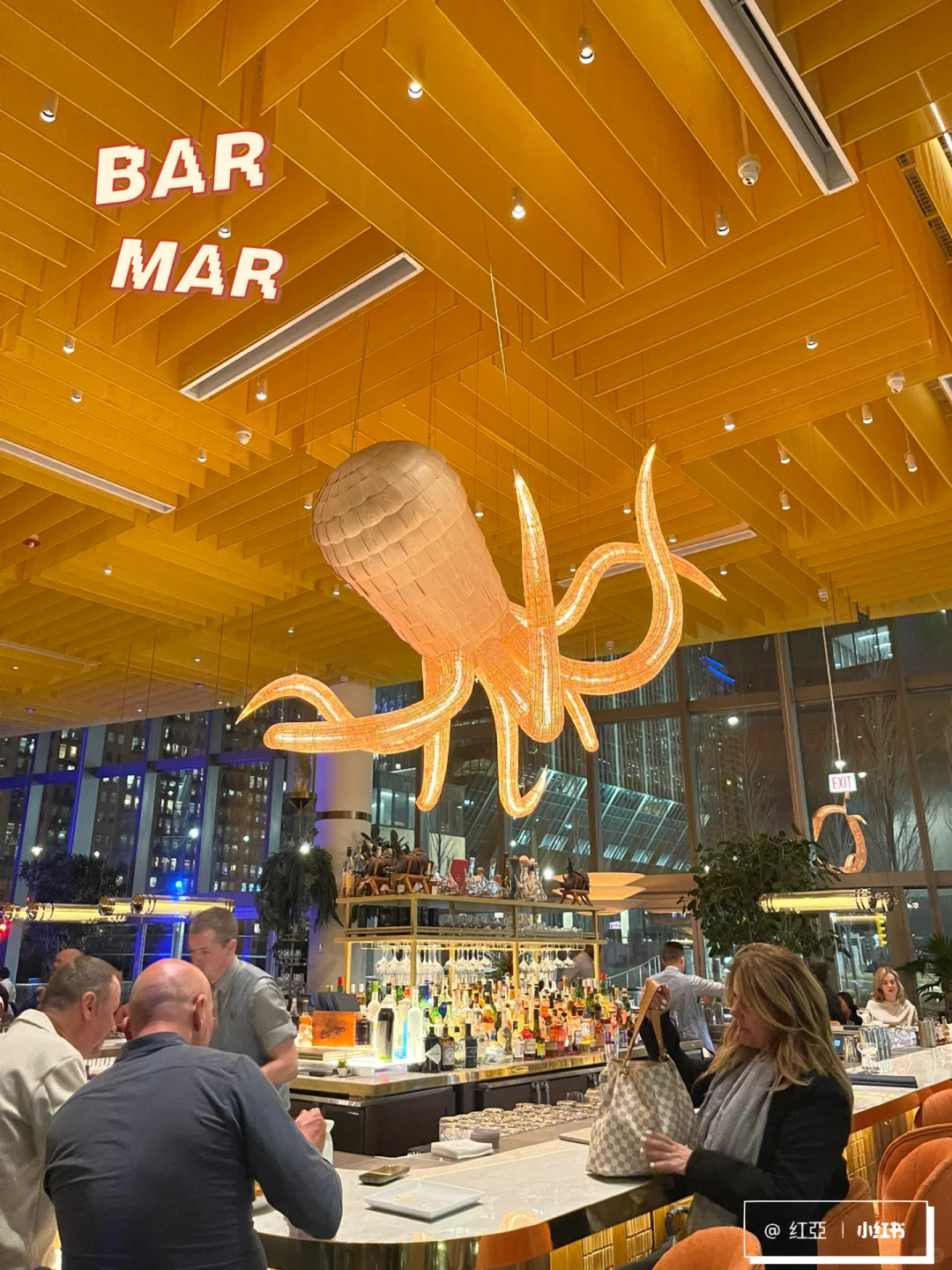 Must-Visit! The True Face of Chicago's Viral Giant Octopus