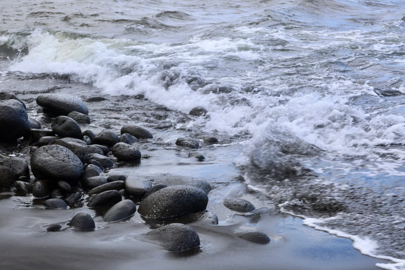 Big Island Solo Trip Day 2: King's Valley and Black Sand Beach