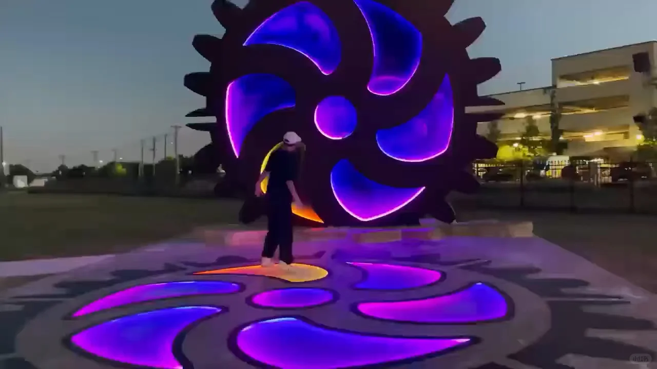 Artist Jen Lewin's Immersive Art Installation "The Infinite"