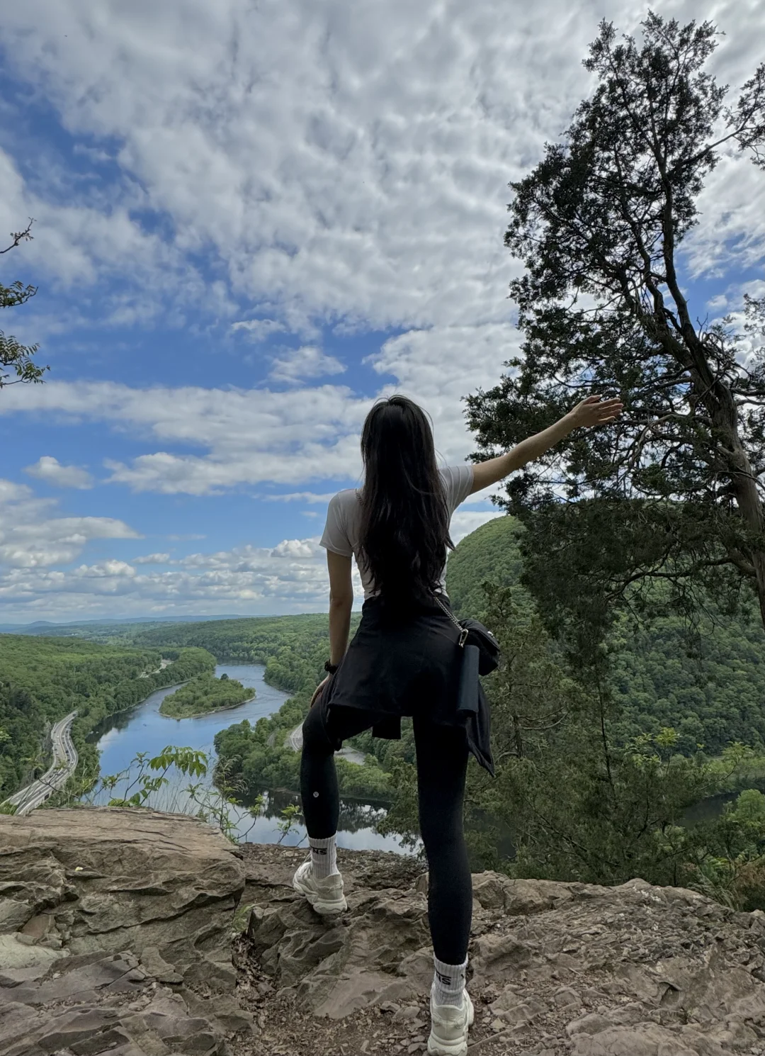 Hiking Mount Tammany: A Scenic Escape Near NYC